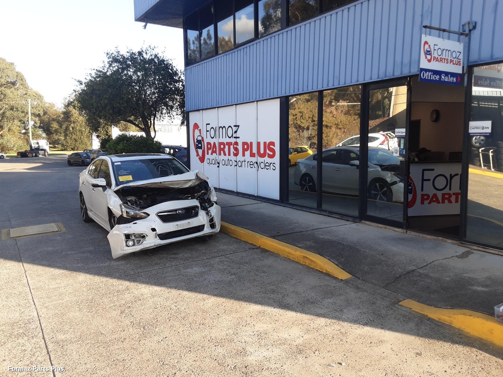 Right Front 1/4 Door Glass