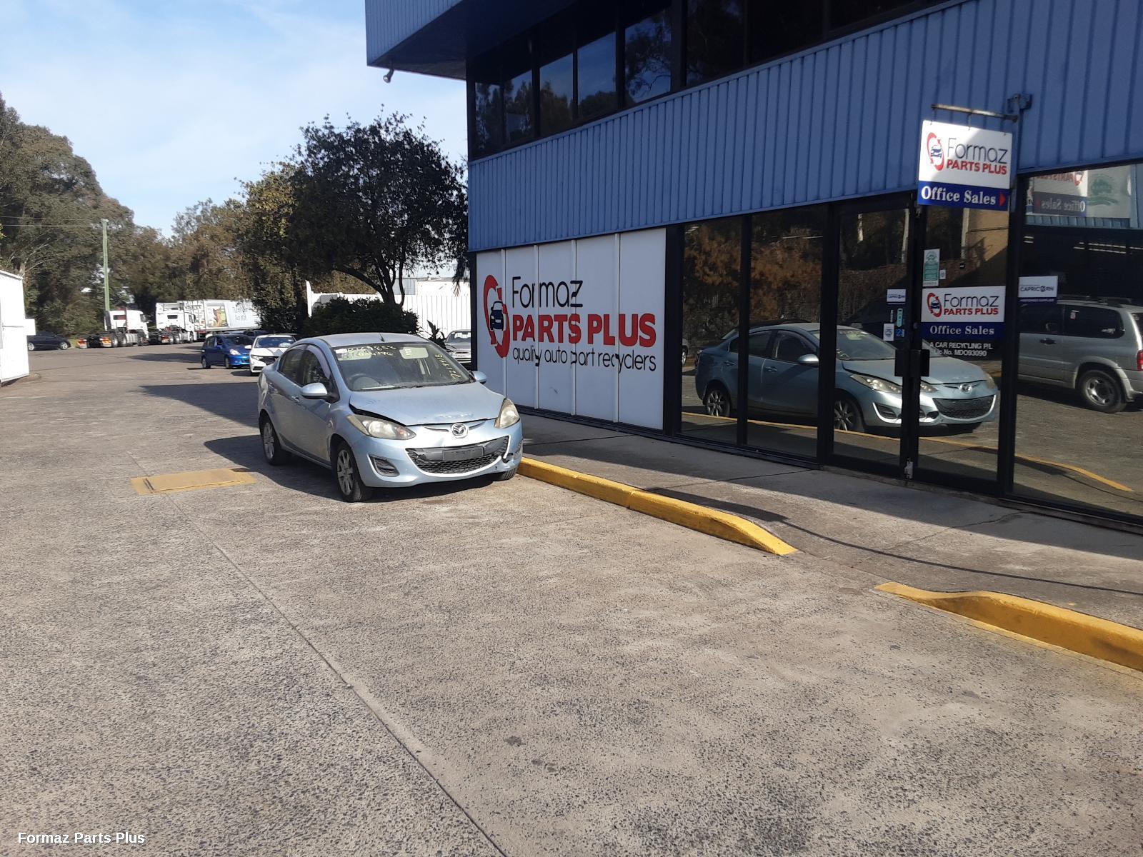 Right Rear 1/4 Door Glass