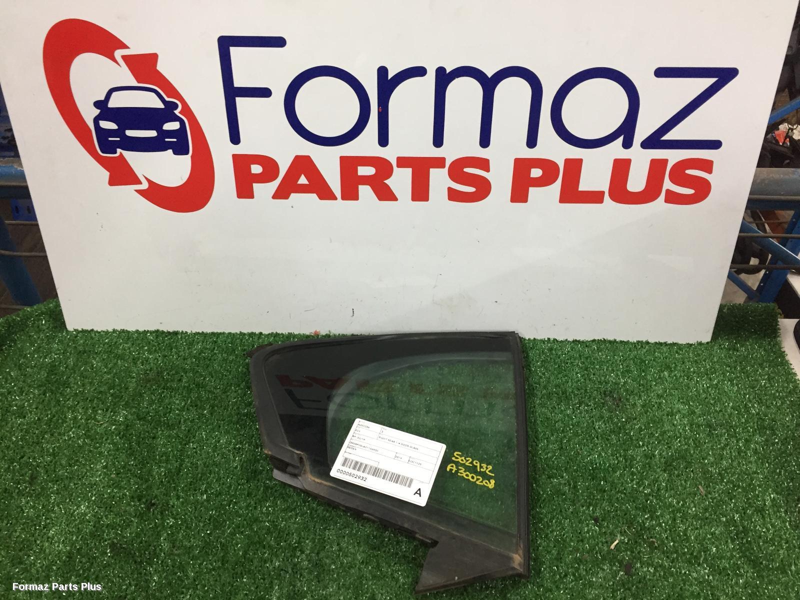 Right Rear 1/4 Door Glass