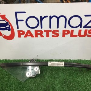 Left Front 1/4 Door Glass