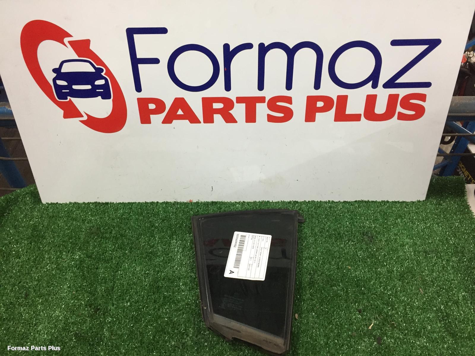 Right Rear 1/4 Door Glass
