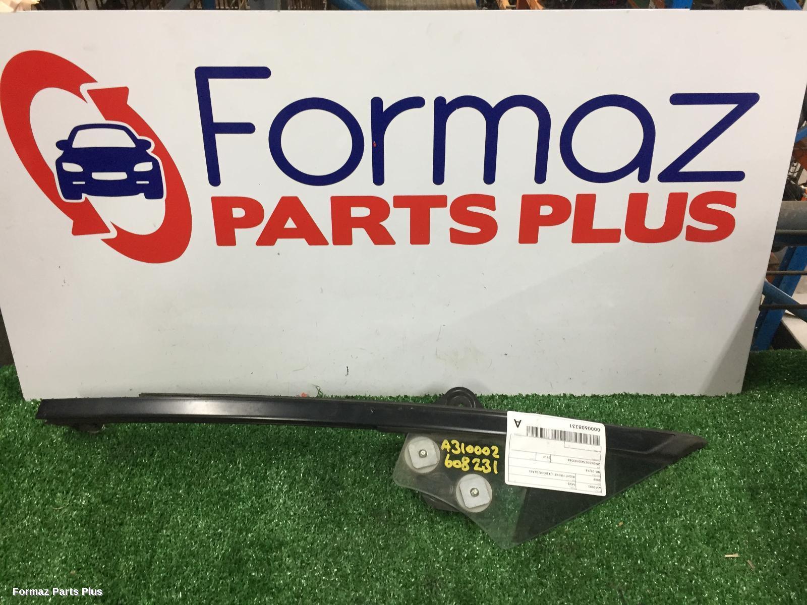 Right Front 1/4 Door Glass