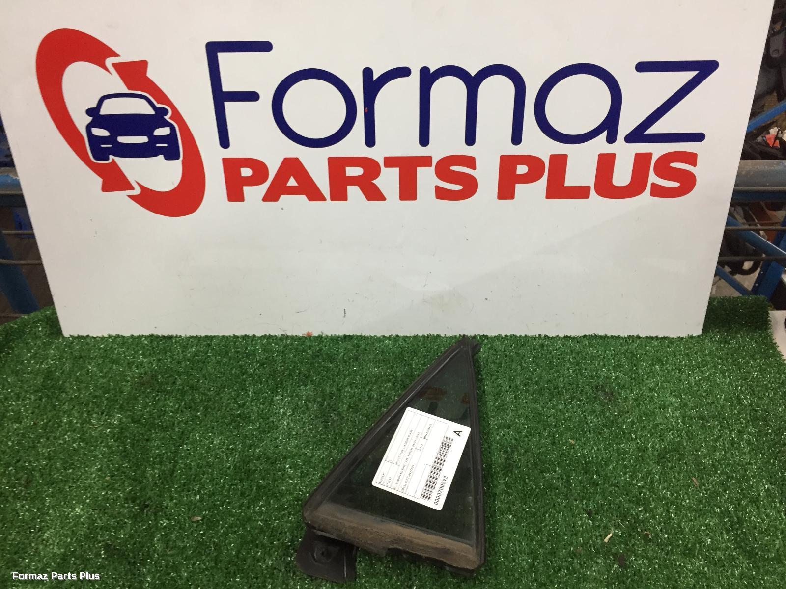 Right Rear 1/4 Door Glass